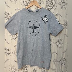 Red Canoe: American Mustang Grey Graphic Crewneck T-Shirt